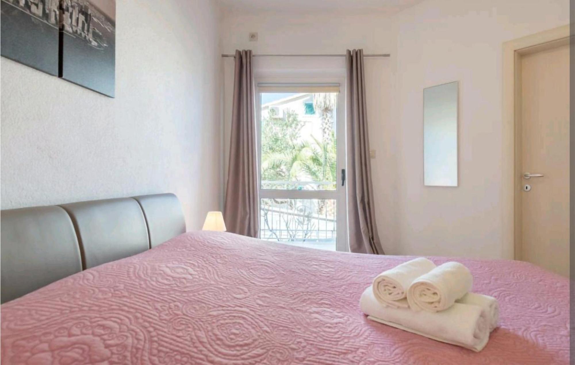 Amazing Apartment In Selca With Wifi Bagian luar foto