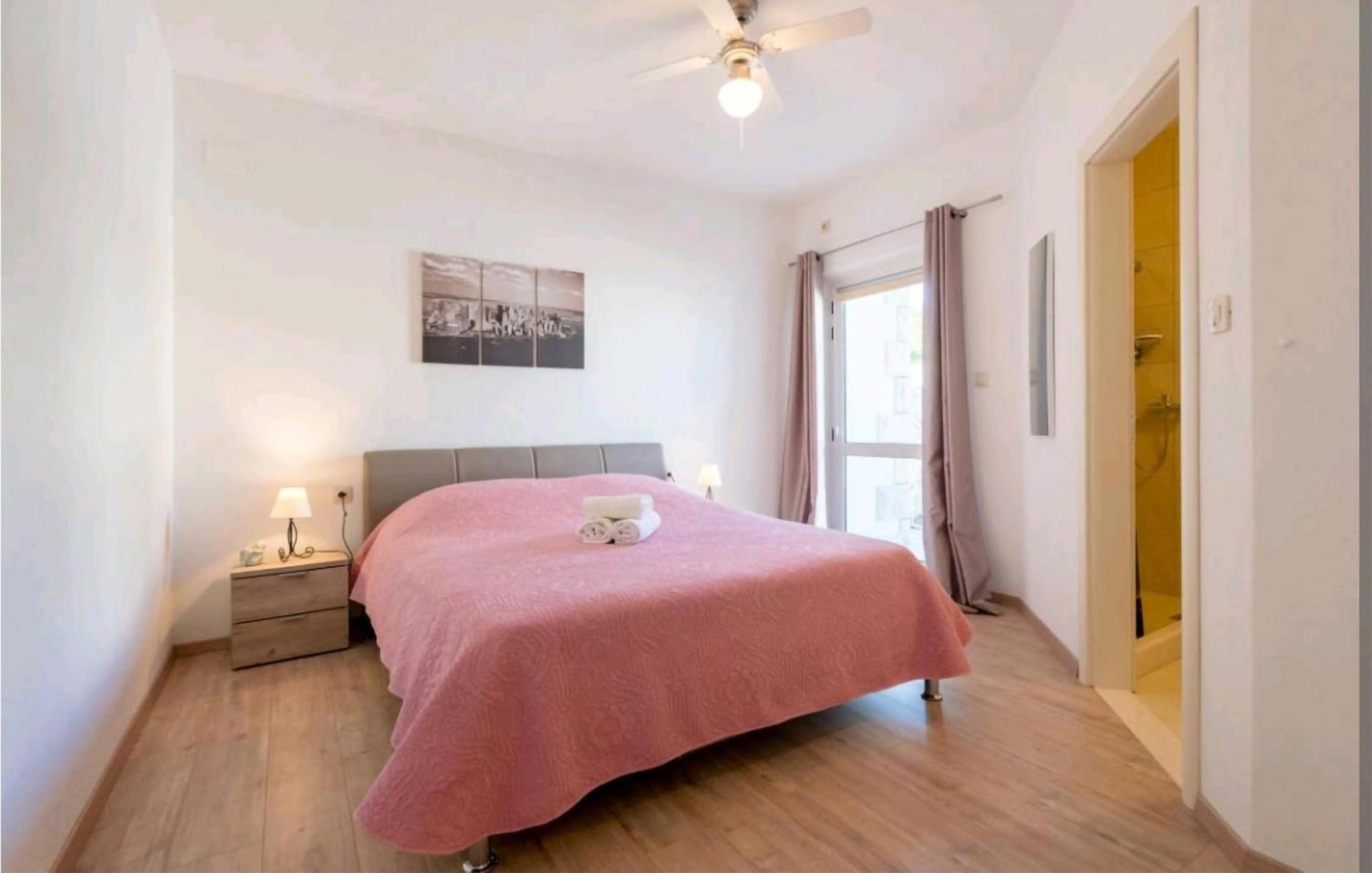 Amazing Apartment In Selca With Wifi Bagian luar foto