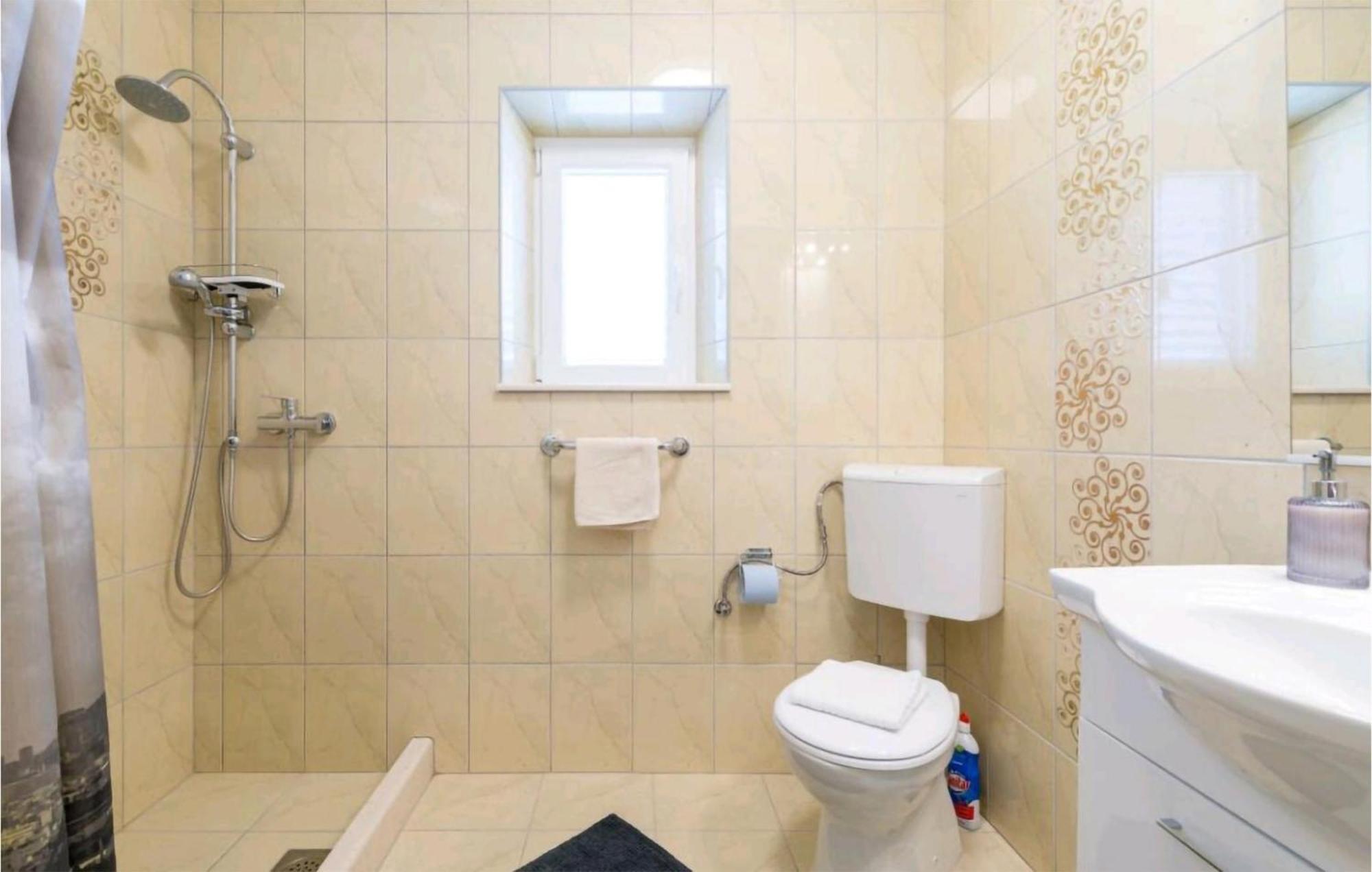 Amazing Apartment In Selca With Wifi Bagian luar foto