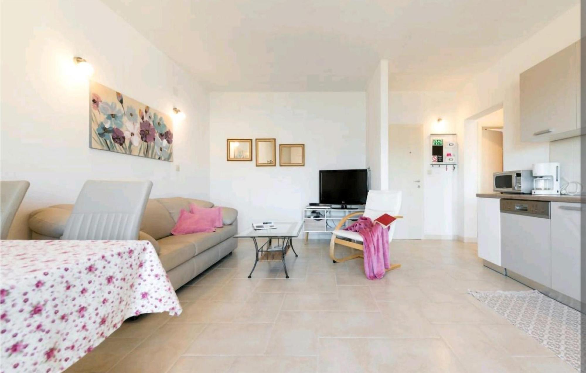 Amazing Apartment In Selca With Wifi Bagian luar foto